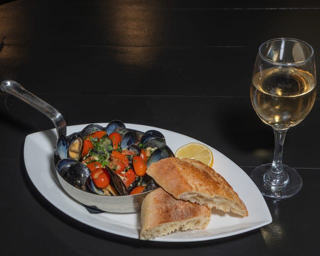 PEI Steamed Mussels