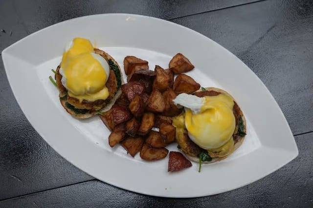 Crab Benedict